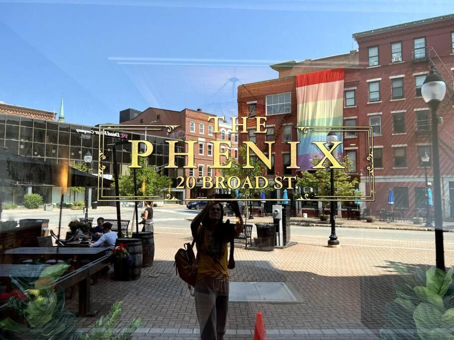 The Phenix Historic Dtwn Hotel, King Bed, Pickering Square View, Room # 301 Bangor Exterior foto