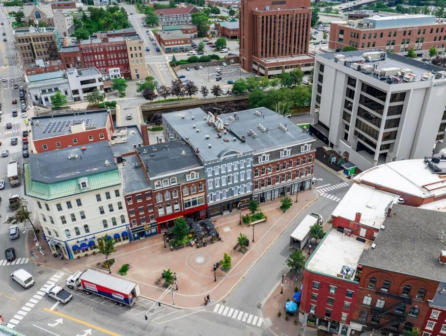 The Phenix Historic Dtwn Hotel, King Bed, Pickering Square View, Room # 301 Bangor Exterior foto