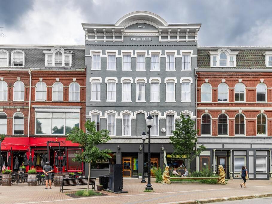 The Phenix Historic Dtwn Hotel, King Bed, Pickering Square View, Room # 301 Bangor Exterior foto